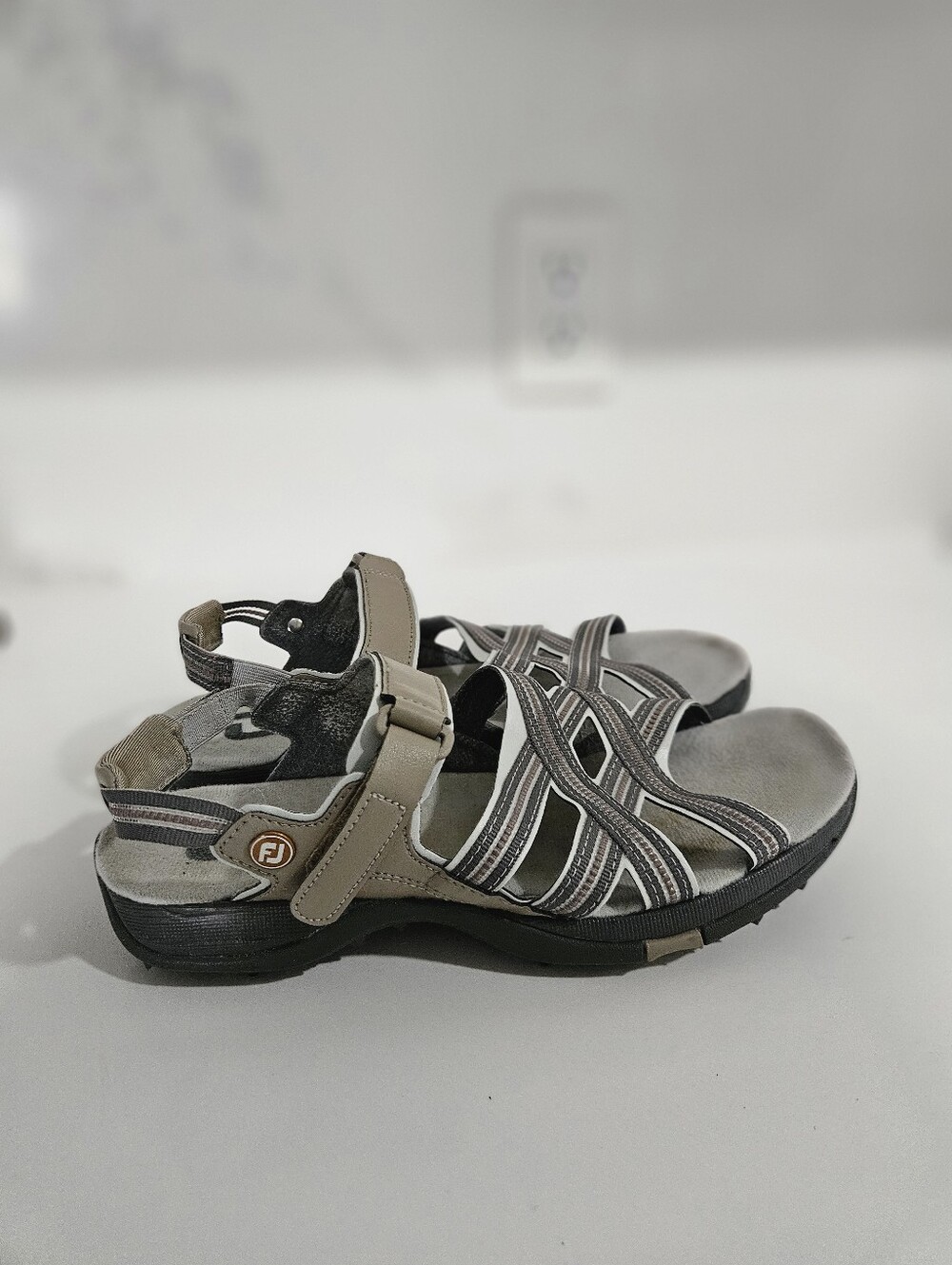 FootJoy Cleated Women's Golf Sandals Tan Grey Size 9 M Spiked Used 48446